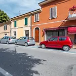 Apartman Guesthost - Marilyn Tra Centro E Mare