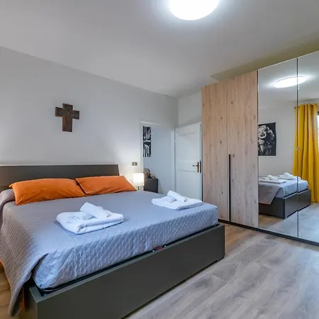 Marilyn Tra Centro E Mare Pesaro